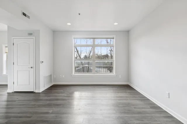 $174,900 | 2803 East 38th Street, Unit 202, Minneapolis, MN 55406