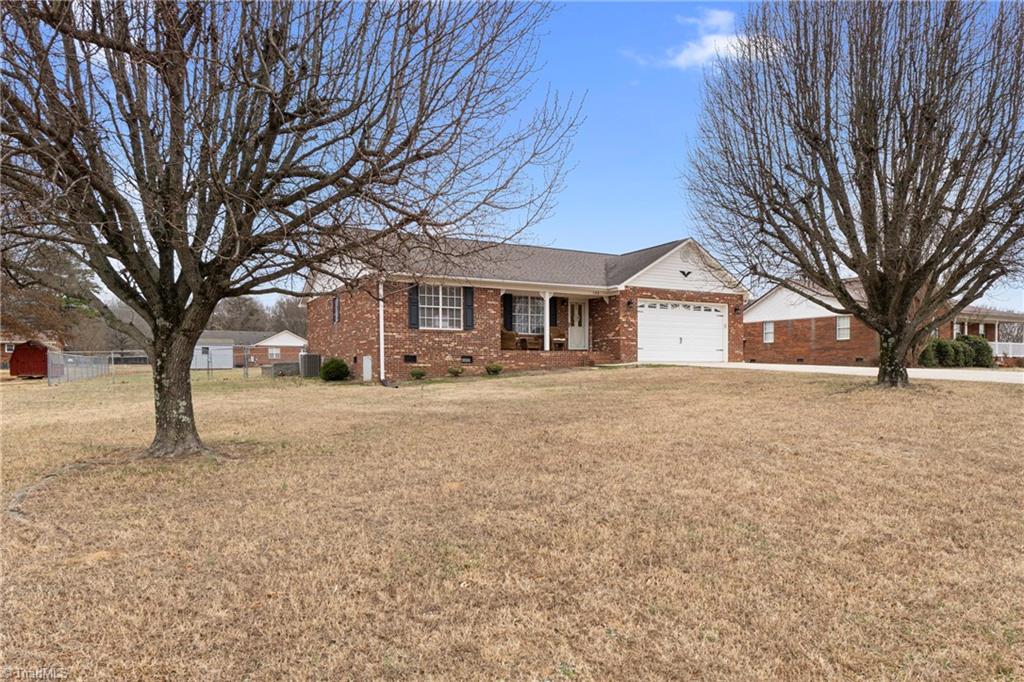 155 Sundial Street Lexington, NC 27295 - Photo 4 of 38