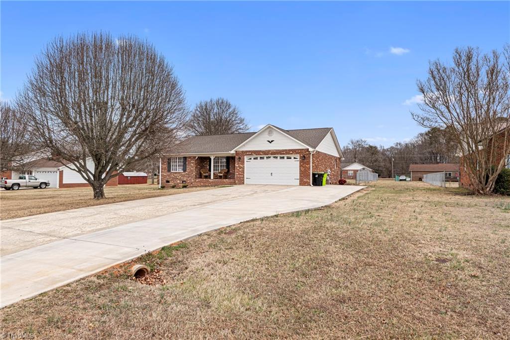 155 Sundial Street Lexington, NC 27295 - Photo 7 of 38