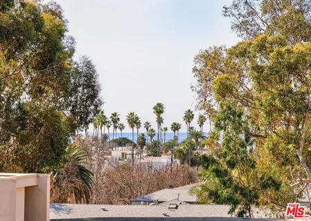 a view of outdoor space