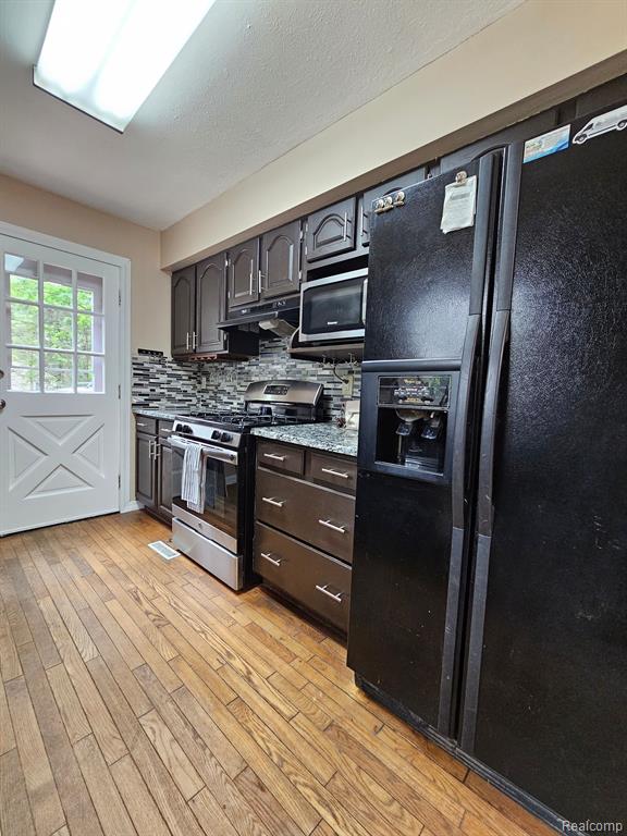 2103 Corlett Road Brighton, MI 48114 - Photo 9 of 25 Gallery Image 9