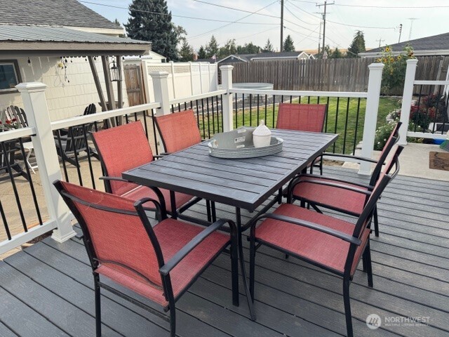 207 West 10th Avenue Ritzville, WA 99169 - Photo 35 of 36 a outdoor view with a sitting space