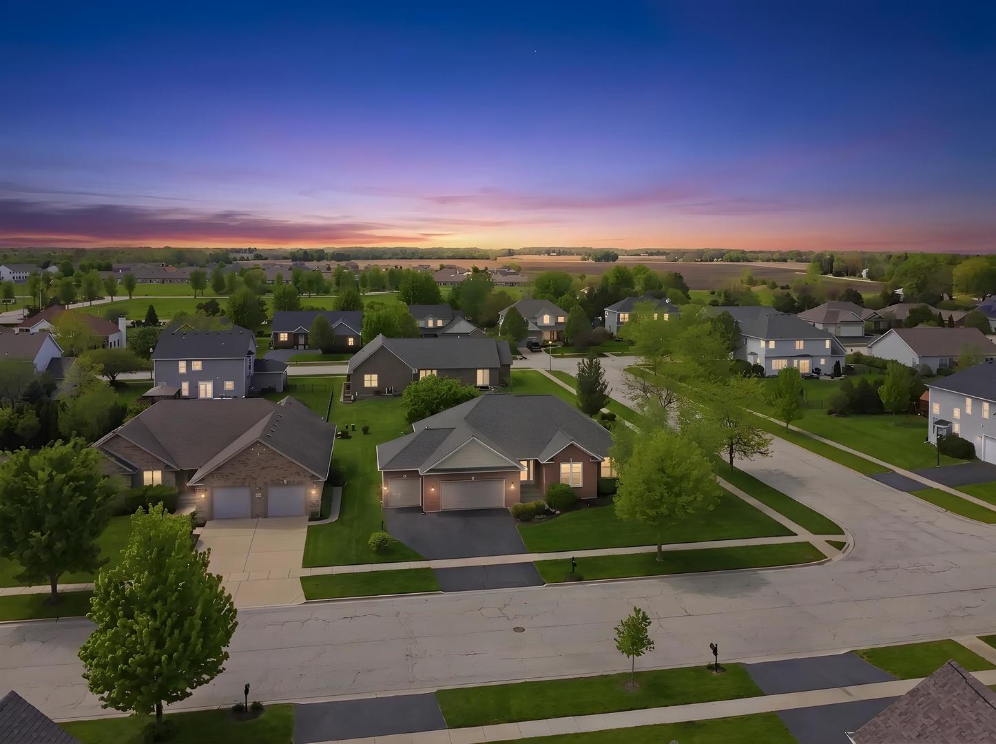 2337 Dustin Drive Sycamore, IL 60178 - Photo 3 of 42