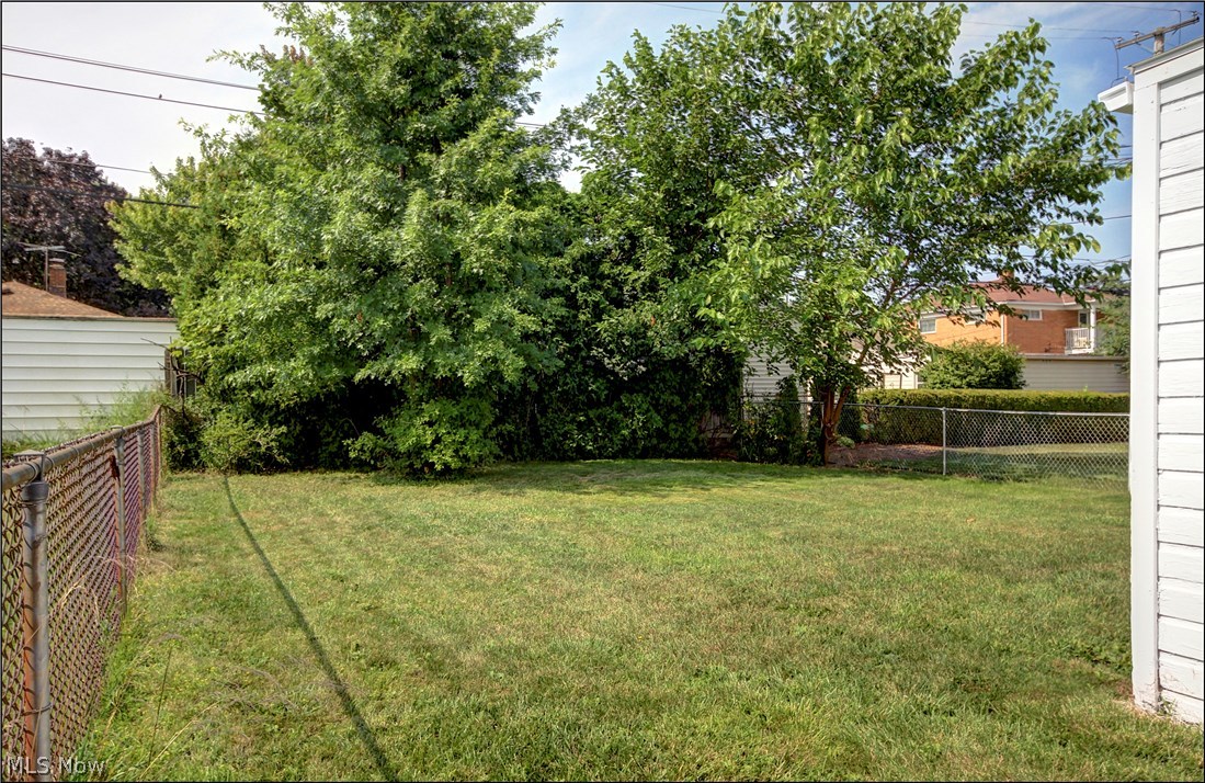 7901 Jameson Road Parma, OH 44129 - Photo 10 of 30