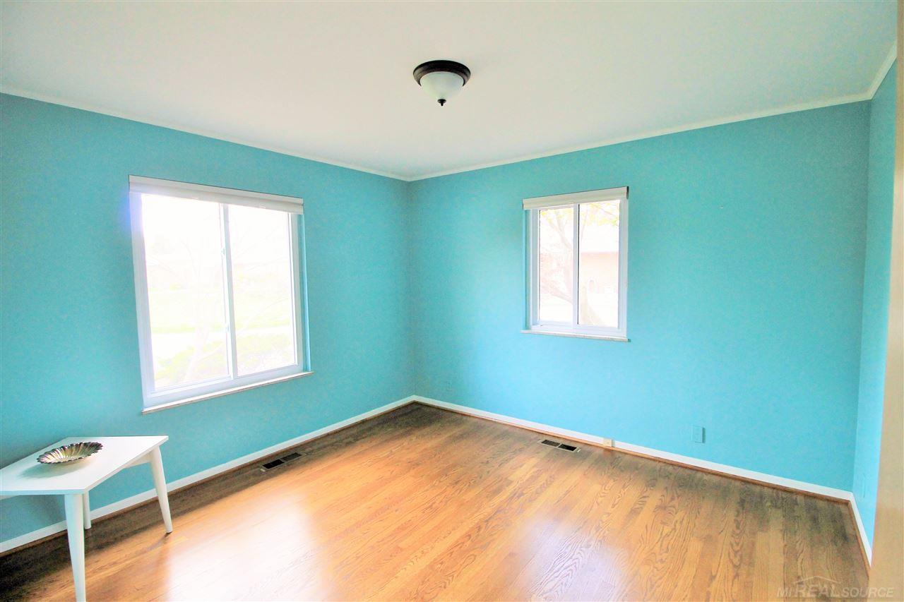 430 Barclay Road Grosse Pointe, MI 48236 - Photo 18 of 40 50039182-17.JPG
