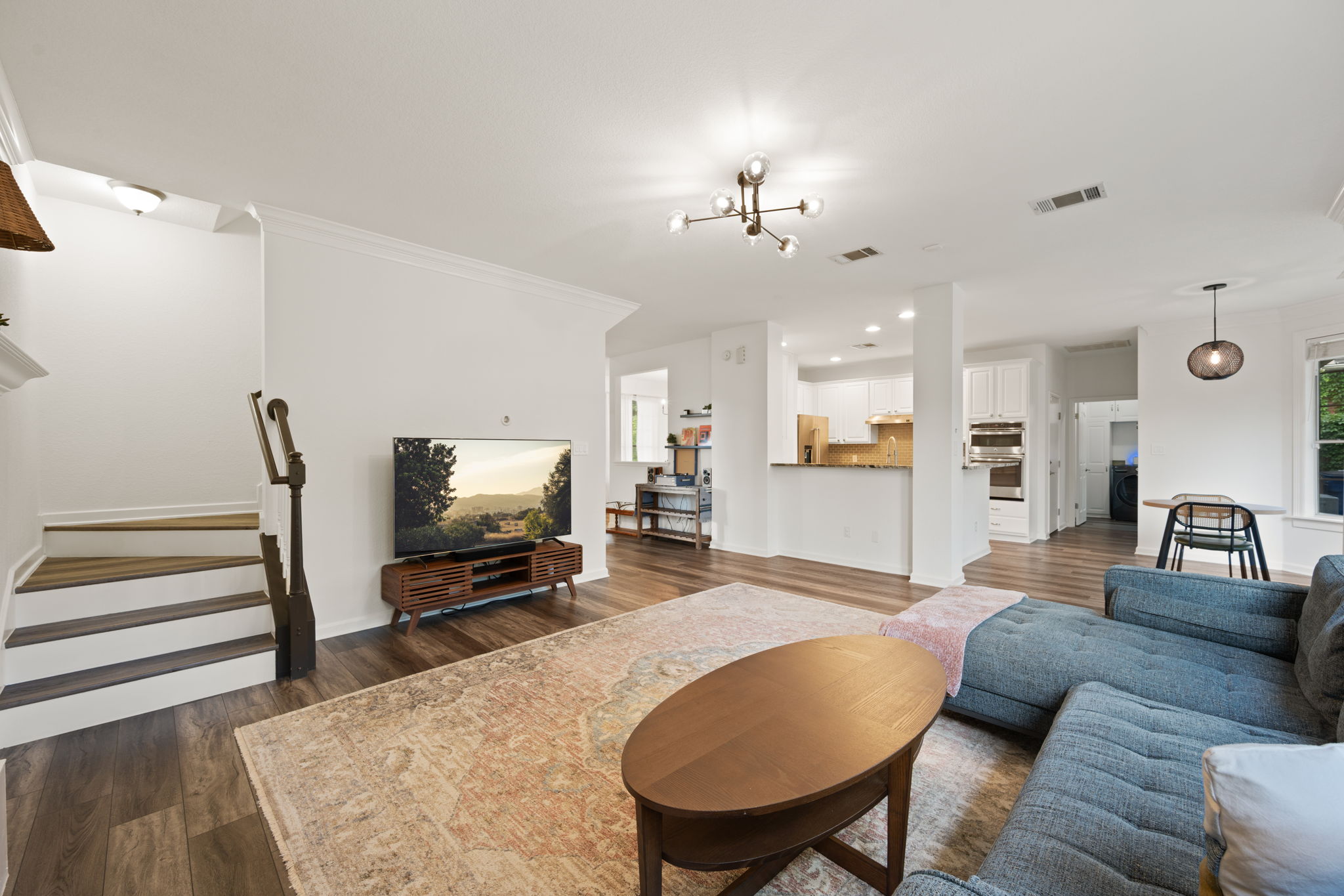 7016 Bending Oak Road Austin, TX 78749 - Photo 9 of 40