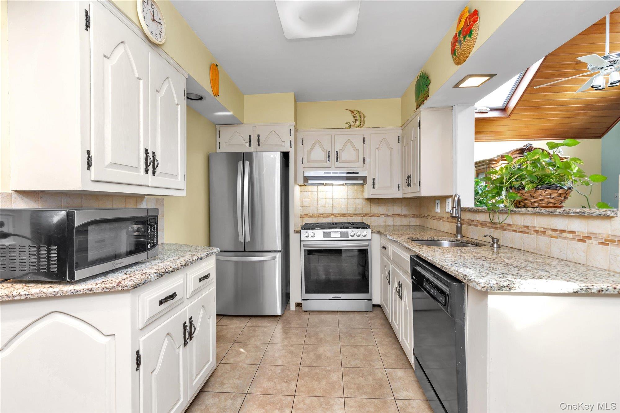 89 Foster Avenue Valley Stream, NY 11580 - Photo 7 of 20 Kitchen