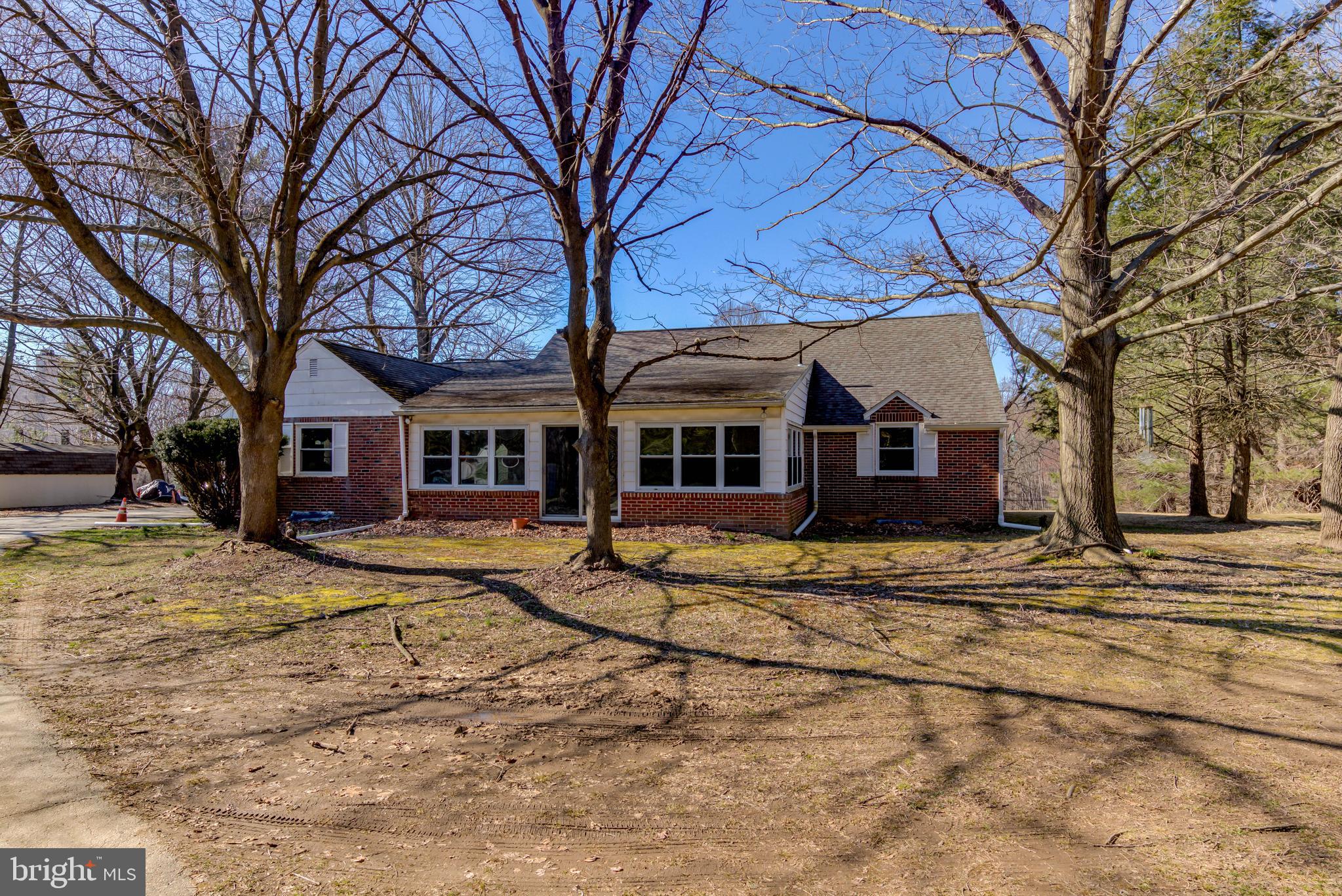 819 Crum Creek Road Springfield, PA 19064 - Photo 5 of 29 Gallery Image 5