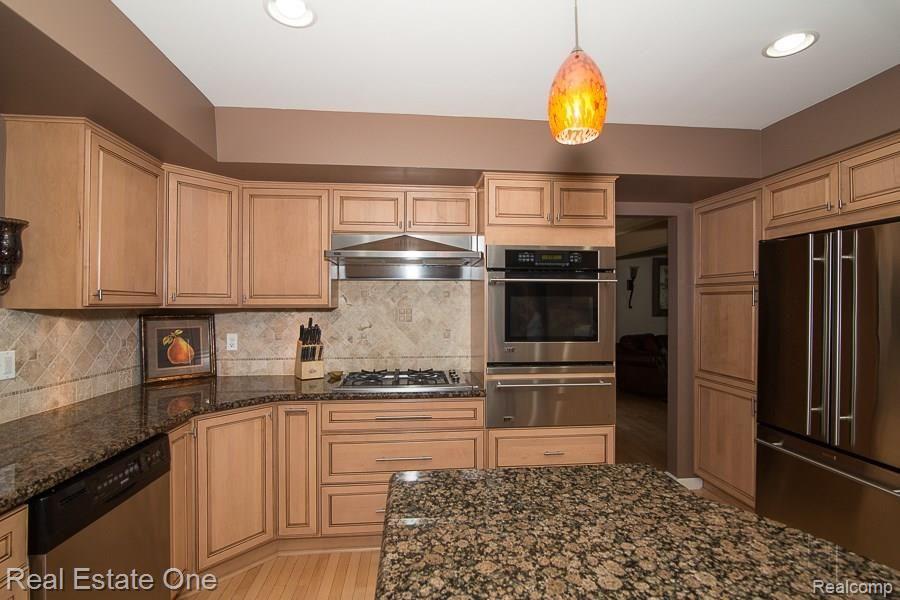 471 Lake Forest Road Rochester, MI 48309 - Photo 17 of 41 _OL_2283_Lake_Forest_W036.jpg