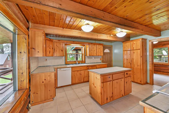 $575,000 | 42325 North Sylvan Road, Elk, WA 99009