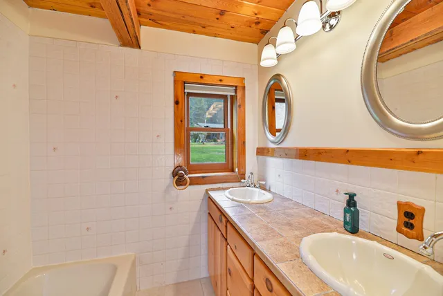 $575,000 | 42325 North Sylvan Road, Elk, WA 99009