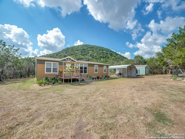 $567,000 | 825 Valley Vista Road, Tarpley, TX 78883