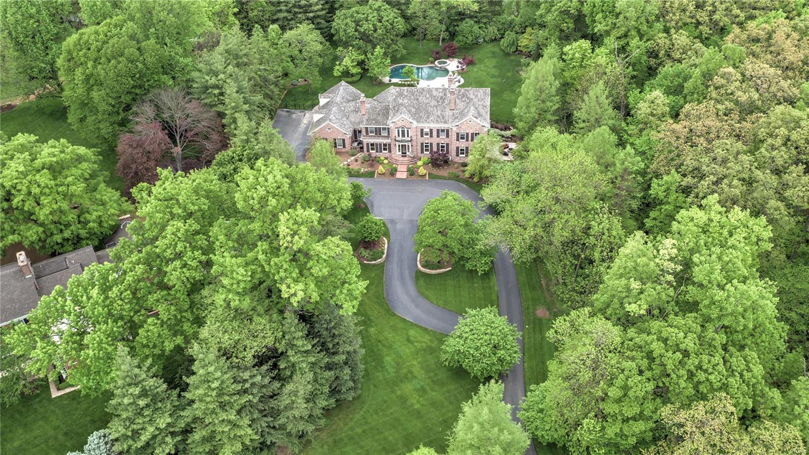 565 Barnes Road Ladue, MO 63124 - Photo 1 of 34
