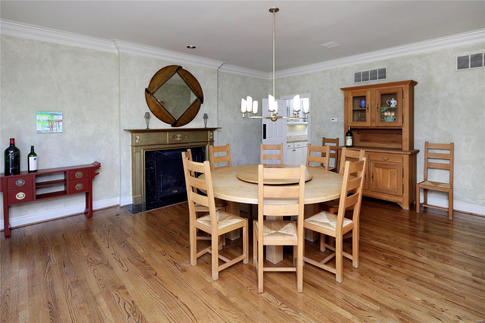 565 Barnes Road Ladue, MO 63124 - Photo 12 of 34