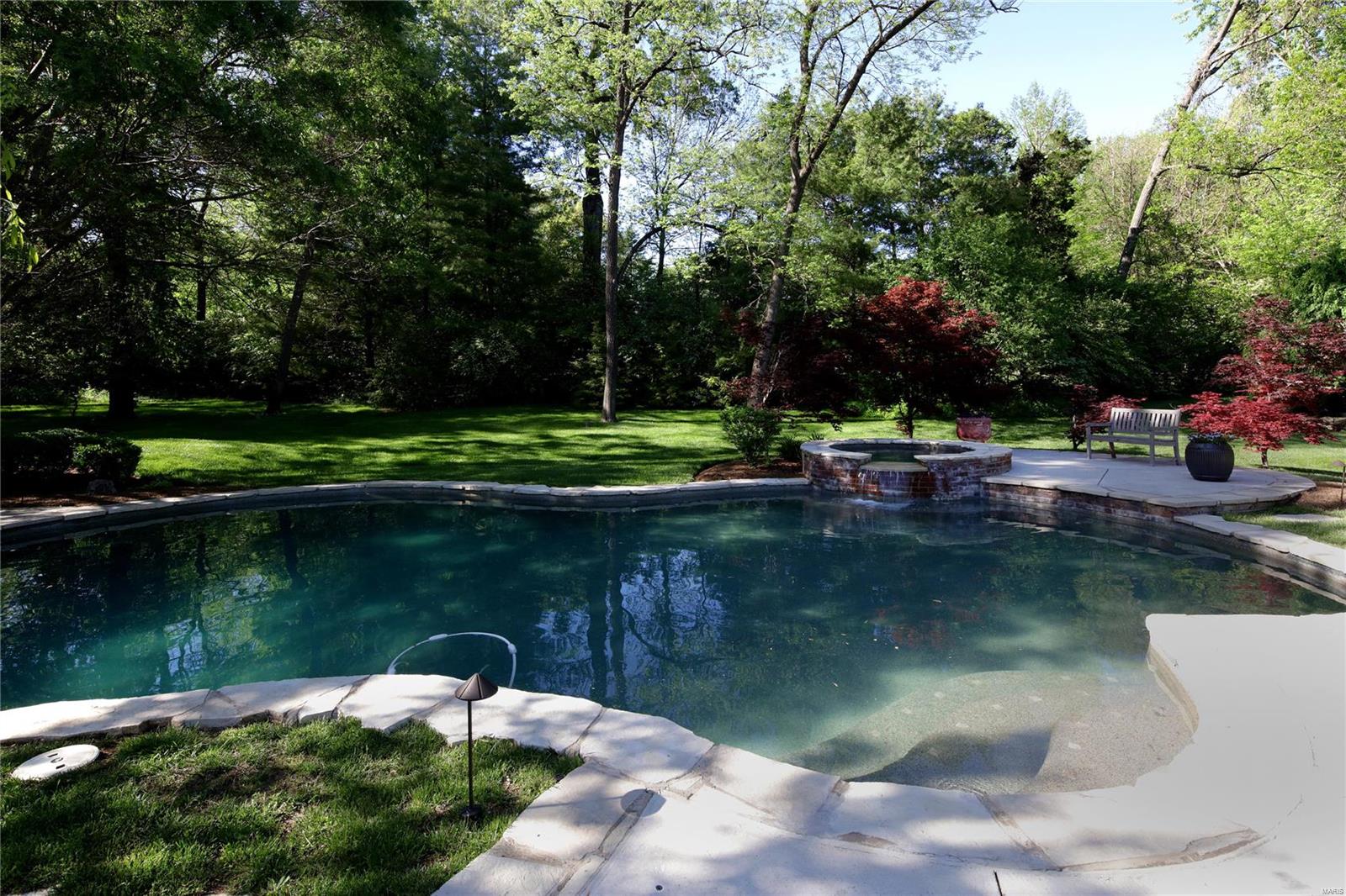 565 Barnes Road Ladue, MO 63124 - Photo 30 of 34