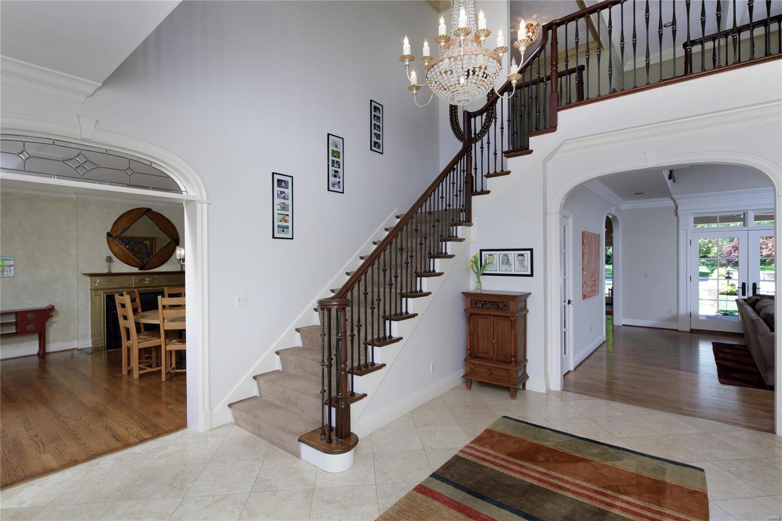 565 Barnes Road Ladue, MO 63124 - Photo 4 of 34