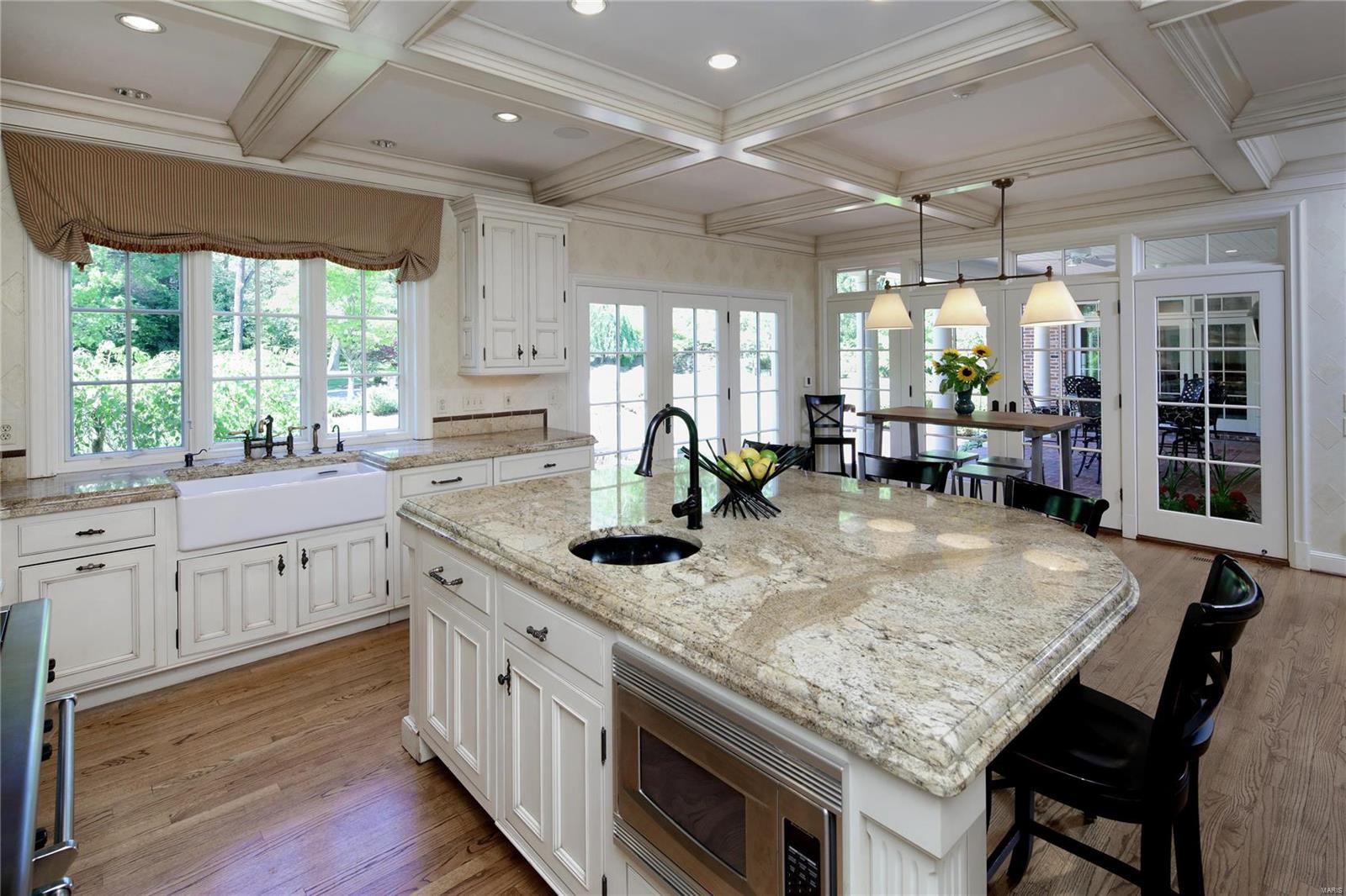 565 Barnes Road Ladue, MO 63124 - Photo 8 of 34