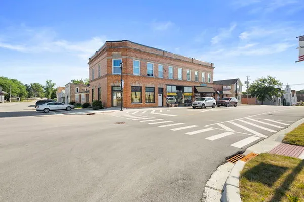 $33,000 | 648 Penfield Street, Beecher, IL 60401