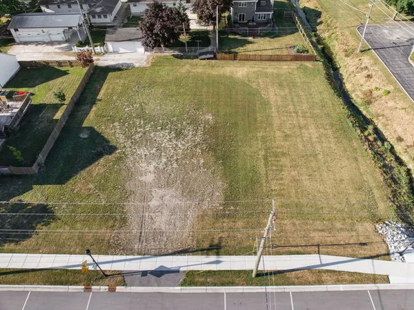 $33,000 | 648 Penfield Street, Beecher, IL 60401