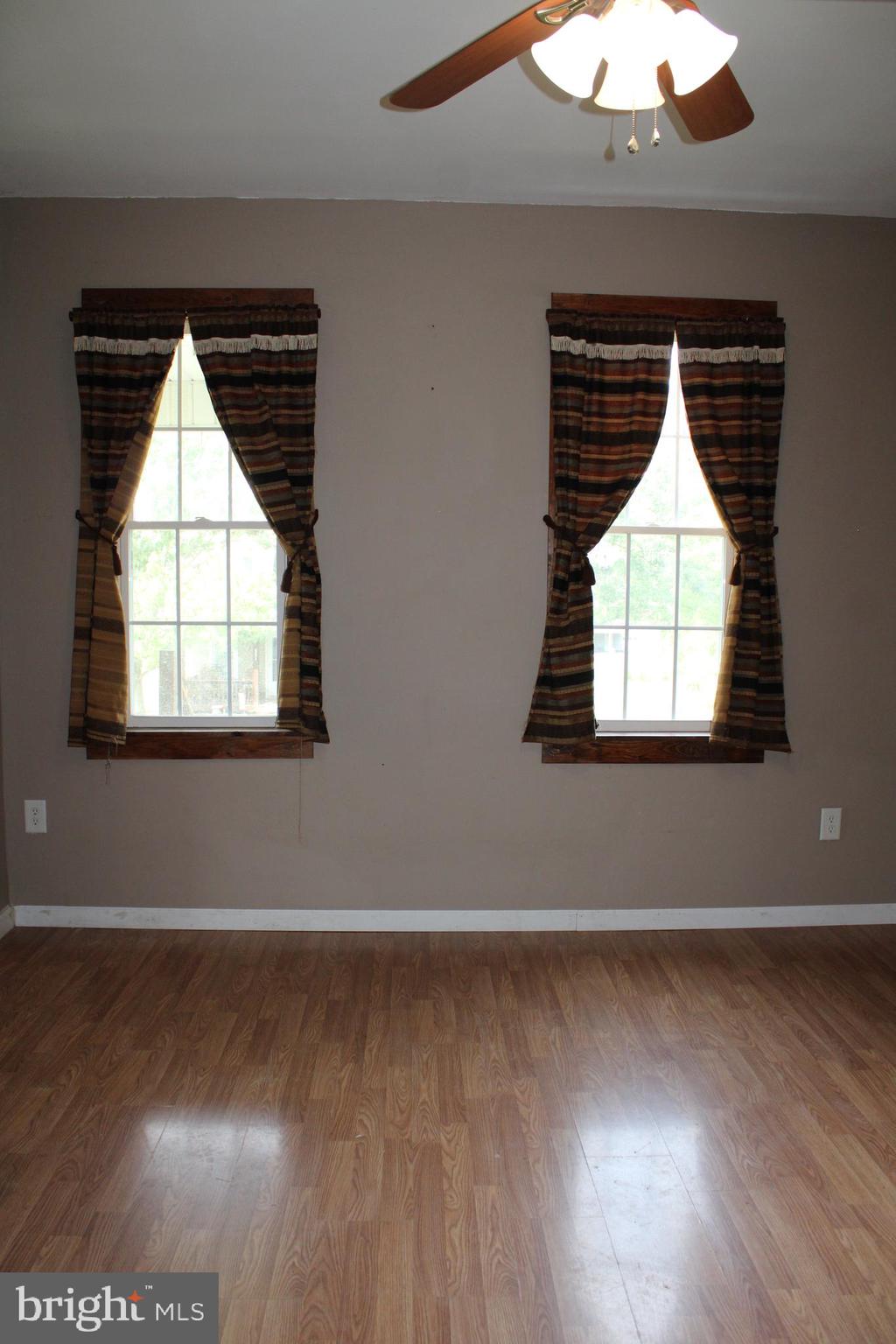 550 Winifred Road Cumberland, MD 21502 - Photo 27 of 81 Living Room View 3