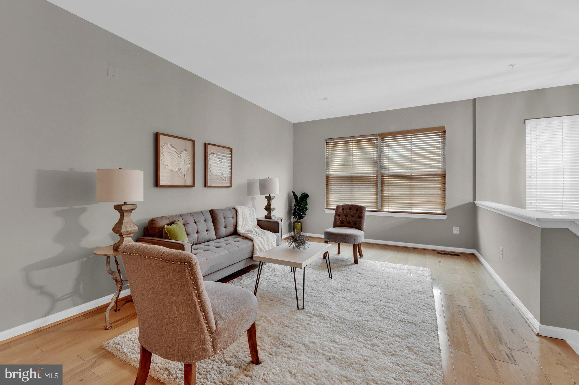 2068 Clipper Park Road Baltimore, MD 21211 - Photo 11 of 31 Living Room