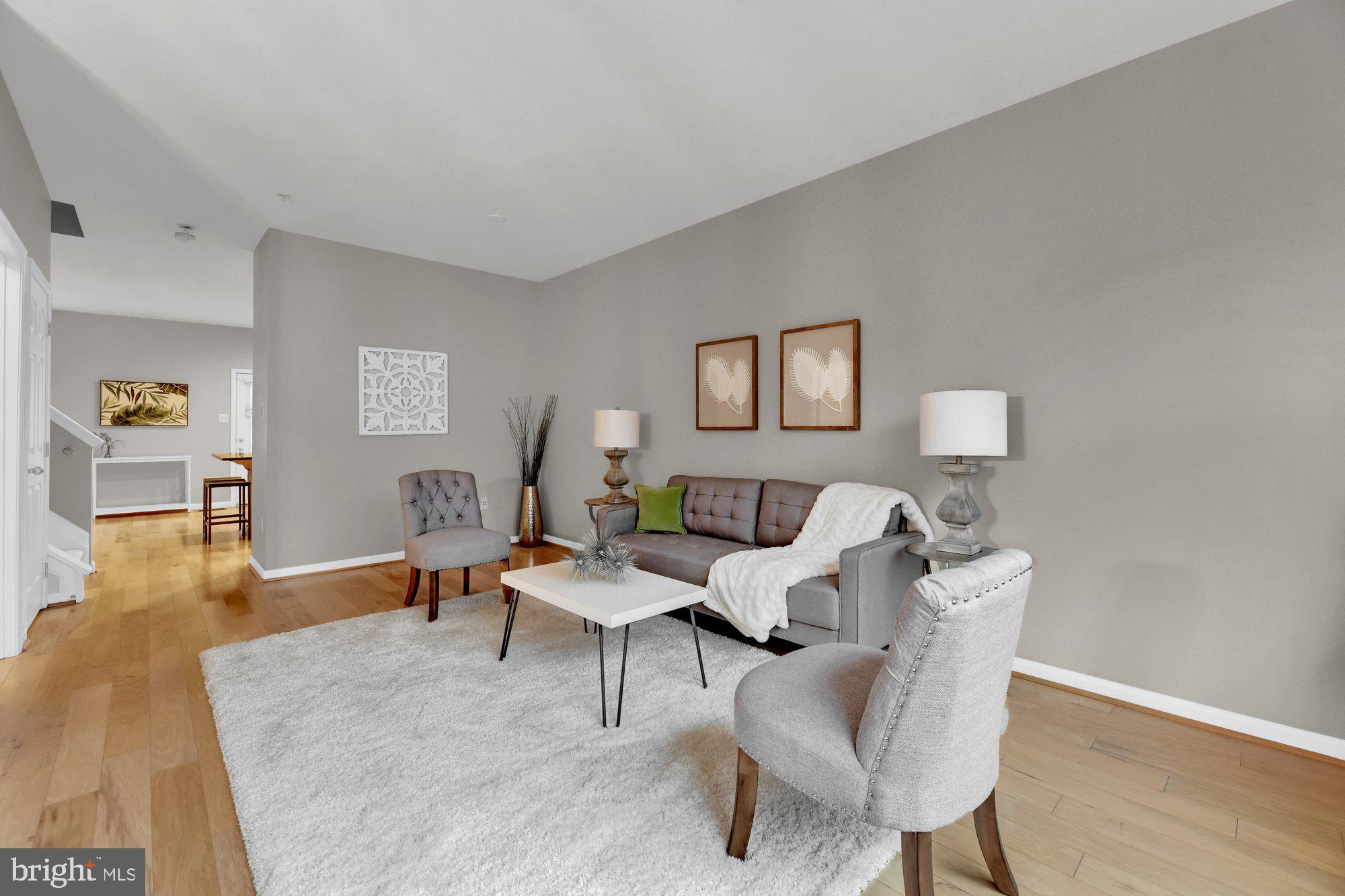 2068 Clipper Park Road Baltimore, MD 21211 - Photo 10 of 31 Living Room
