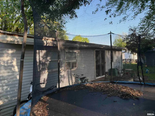 $78,500 | 1609 Lakeview Terrace, Jacksonville, IL 62650