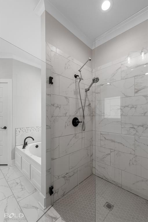 616 Meridian Way Benton, LA 71006 - Photo 23 of 40 a bathroom with a glass door shower