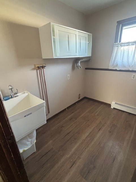 587 Phillips Circle Antioch, IL 60002 - Photo 18 of 20 an entryway with wooden floor