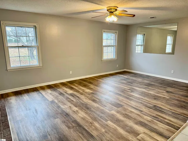 $259,500 | 228 Green Ridge Drive, Moore, SC 29369