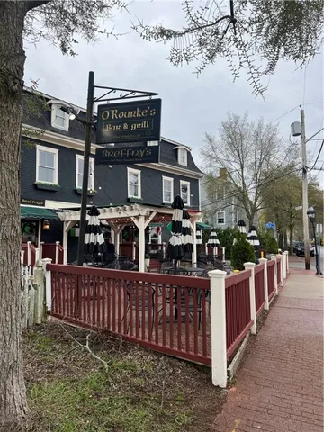 $2,200 | 23 Peck Lane, Unit 3, Warwick, RI 02888