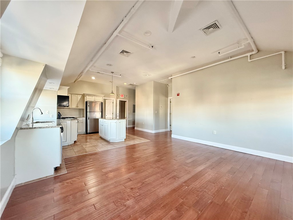 23 Peck Lane, Unit 3 Warwick, RI 02888 - Photo 4 of 12