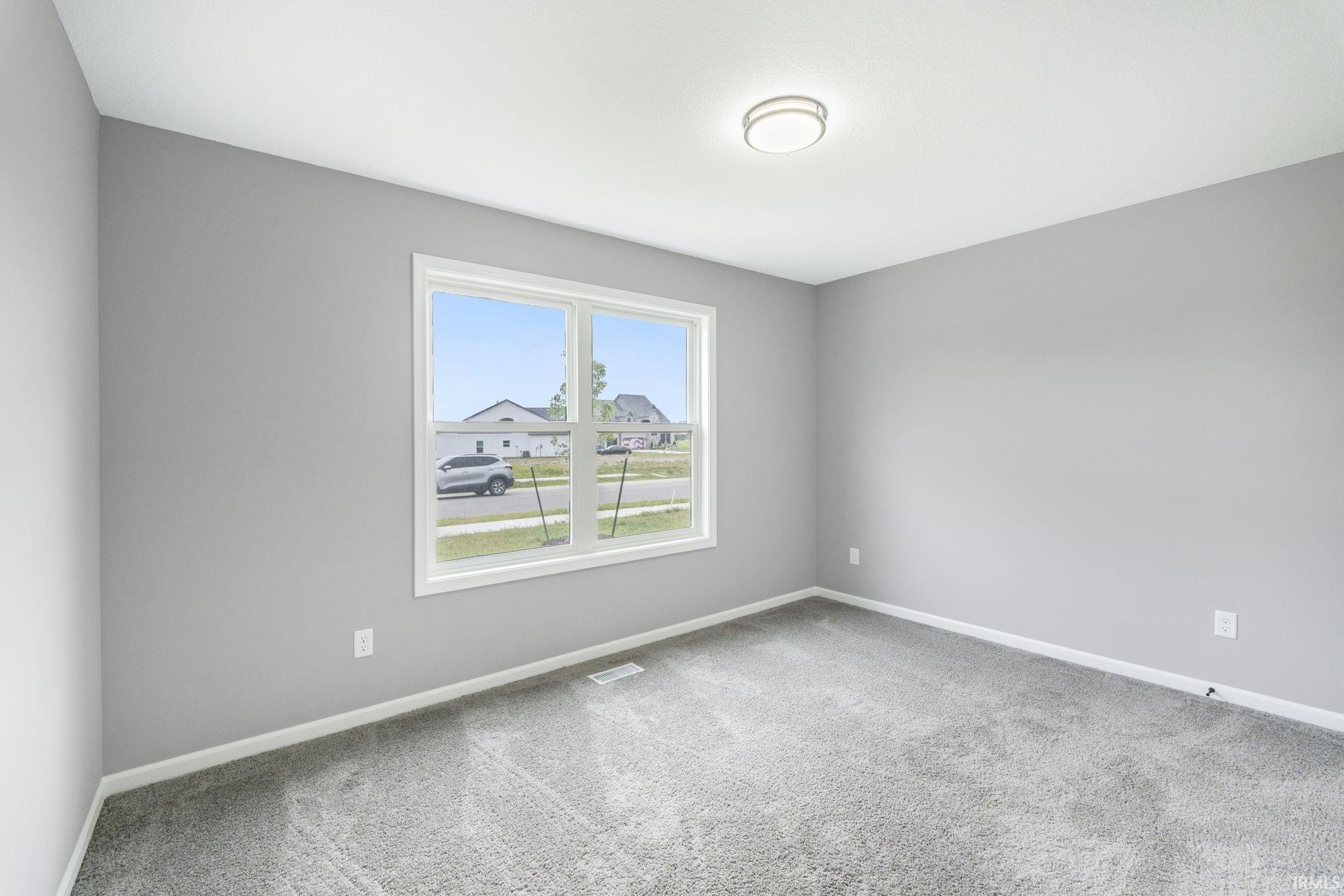 1409 Pyke Grove Pass Huntertown, IN 46748 - Photo 3 of 34