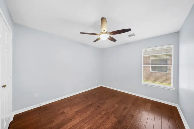 $2,395 | 5811 Vineyard Hill Drive, Pearland, TX 77581