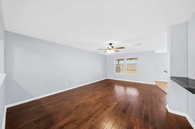 $2,395 | 5811 Vineyard Hill Drive, Pearland, TX 77581