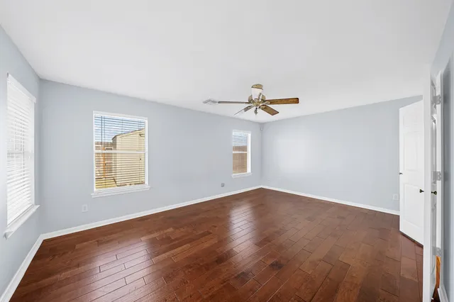 $2,395 | 5811 Vineyard Hill Drive, Pearland, TX 77581