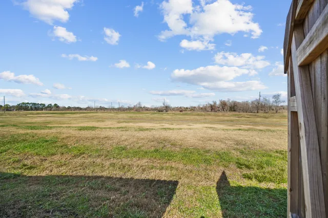 $2,395 | 5811 Vineyard Hill Drive, Pearland, TX 77581