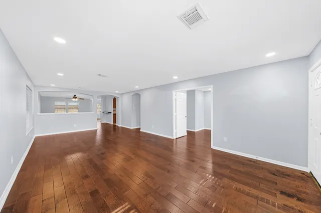 $2,395 | 5811 Vineyard Hill Drive, Pearland, TX 77581