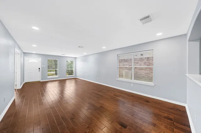 $2,395 | 5811 Vineyard Hill Drive, Pearland, TX 77581