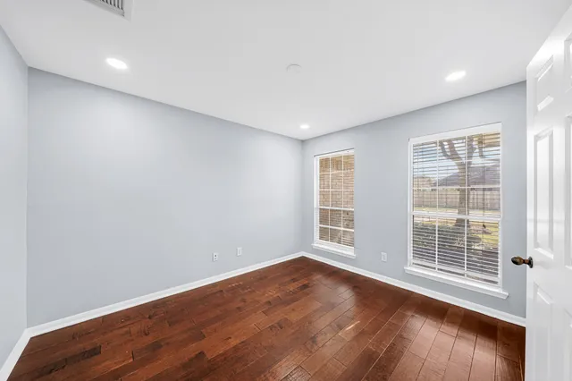 $2,395 | 5811 Vineyard Hill Drive, Pearland, TX 77581