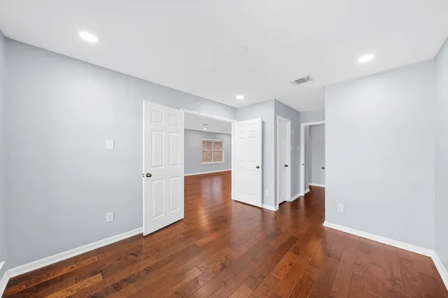 $2,395 | 5811 Vineyard Hill Drive, Pearland, TX 77581