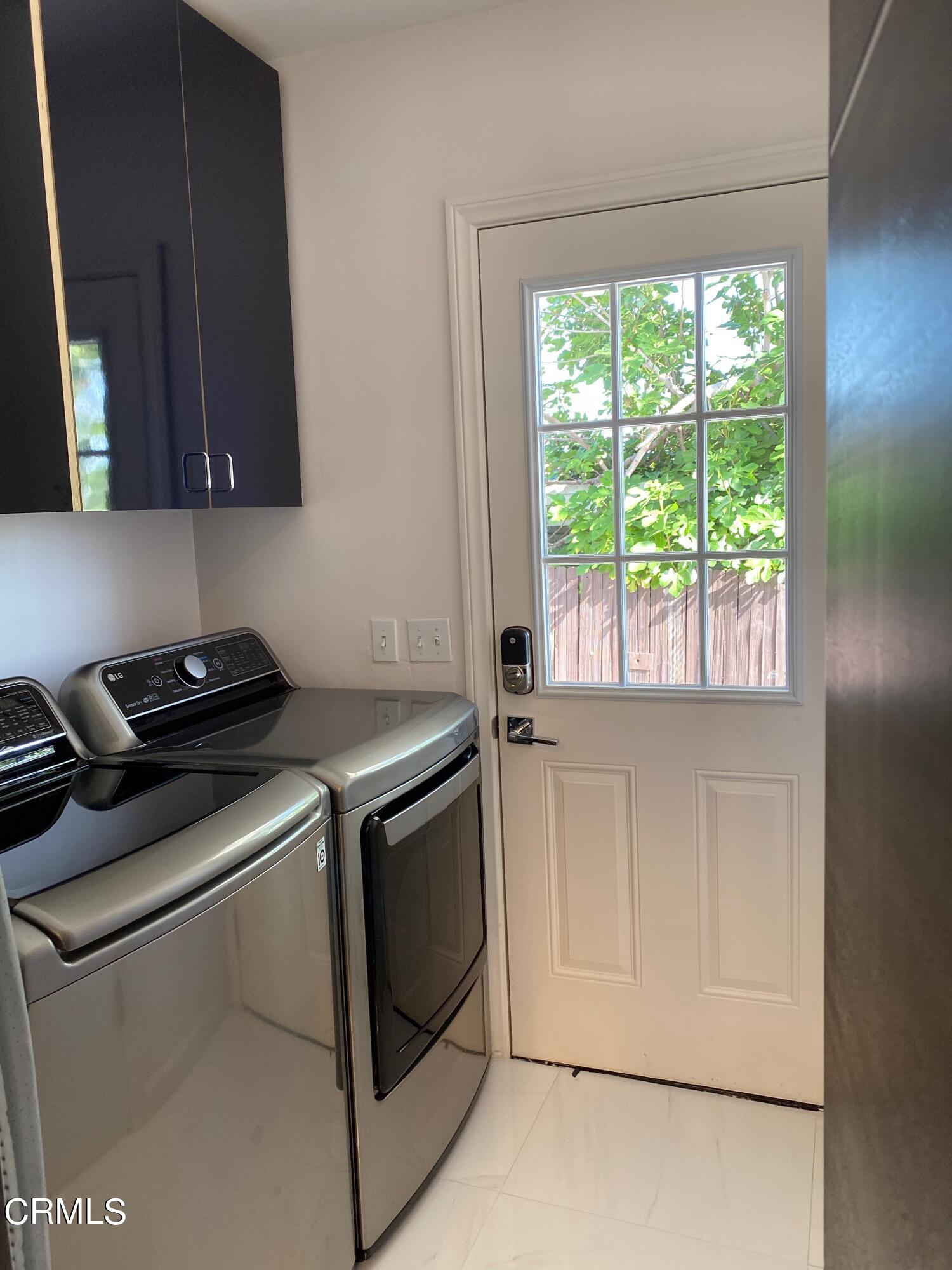 378 Grand Avenue Monrovia, CA 91016 - Photo 10 of 18 a utility room with sink dryer and washer
