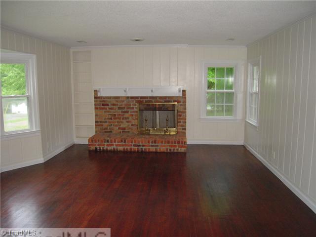 110 Carol Road Winston-Salem, NC 27106 - Photo 2 of 5 Living Room.