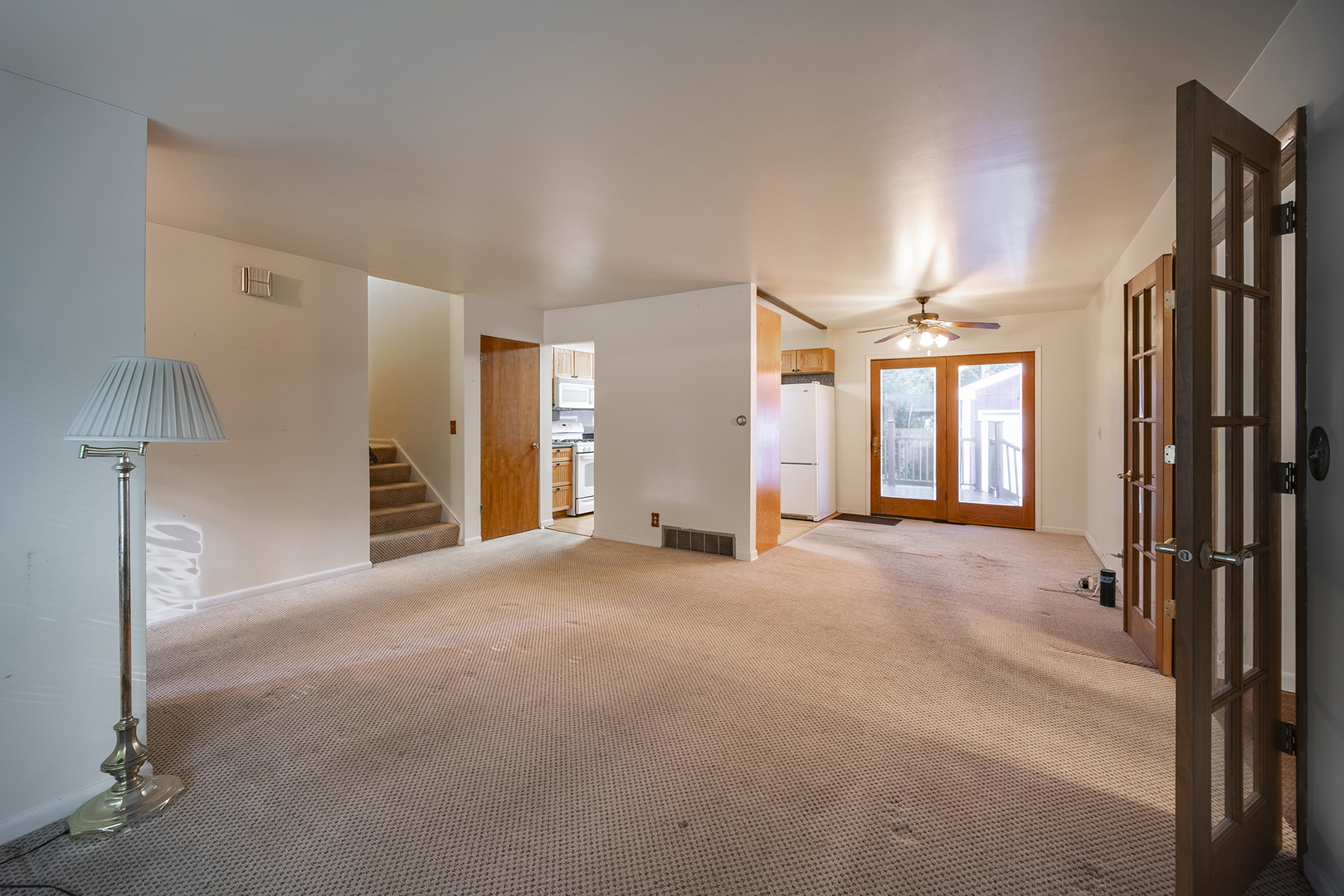 47 Briarcliff Road Montgomery, IL 60538 - Photo 3 of 19 a view of a livingroom with a staircase
