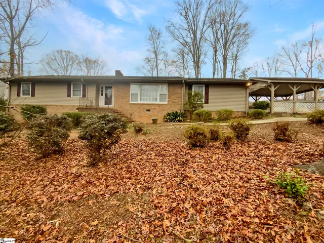 $385,000 | 1 Oakleaf Drive, Taylors, SC 29687