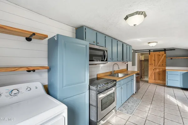 $1,600 | 1252 Old Jonesboro Road, Unit 1, Bristol, TN 37620