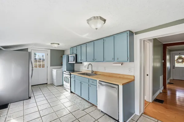 $1,600 | 1252 Old Jonesboro Road, Unit 1, Bristol, TN 37620