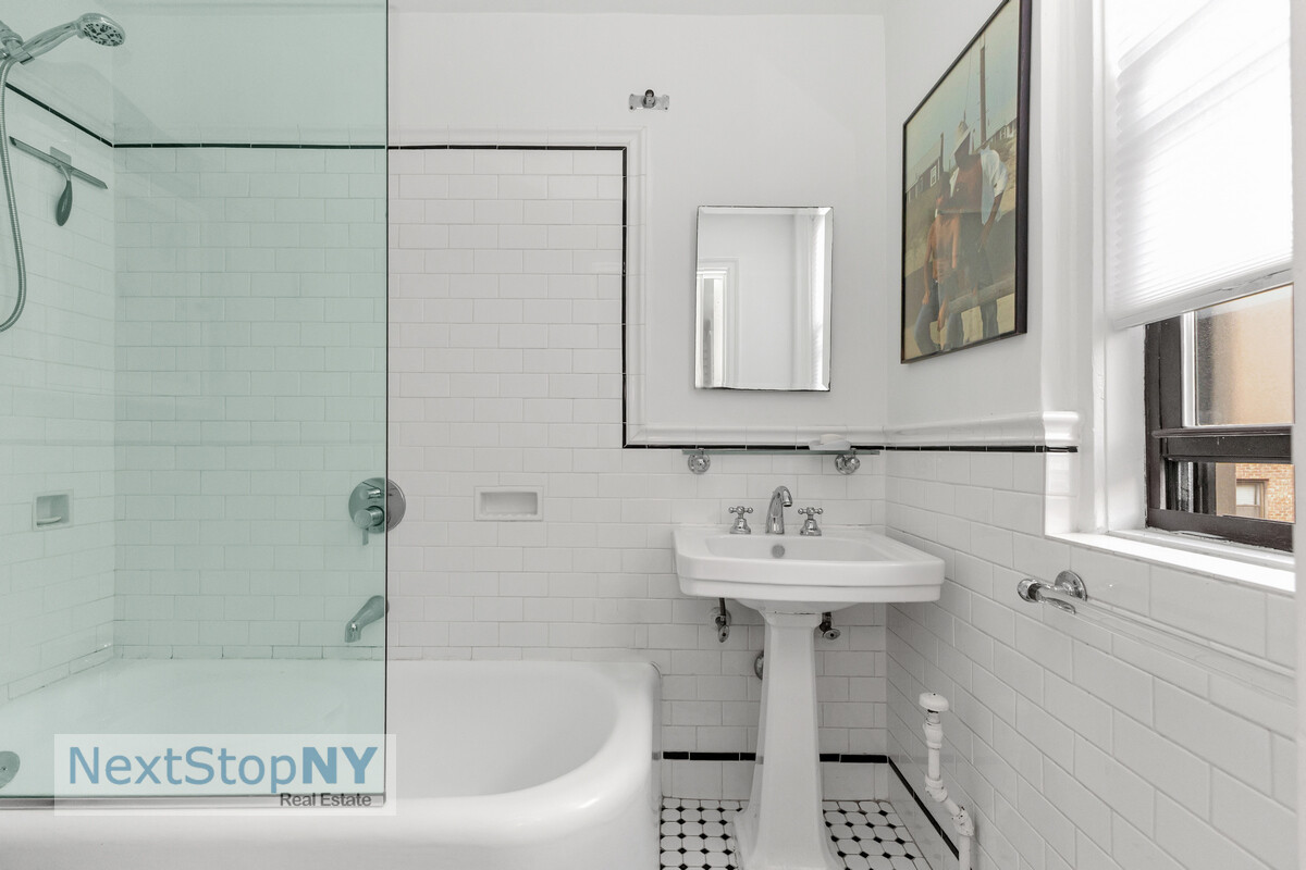 333 East 53rd Street, Unit 7C Manhattan, NY 10022 - Photo 6 of 12