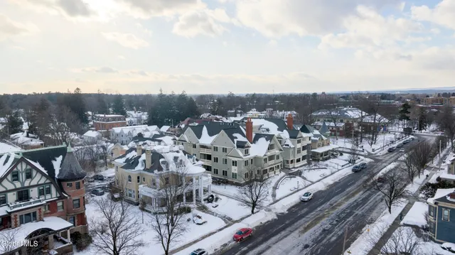 $650,000 | 48 Union Avenue, Unit 3, Saratoga Springs, NY 12866