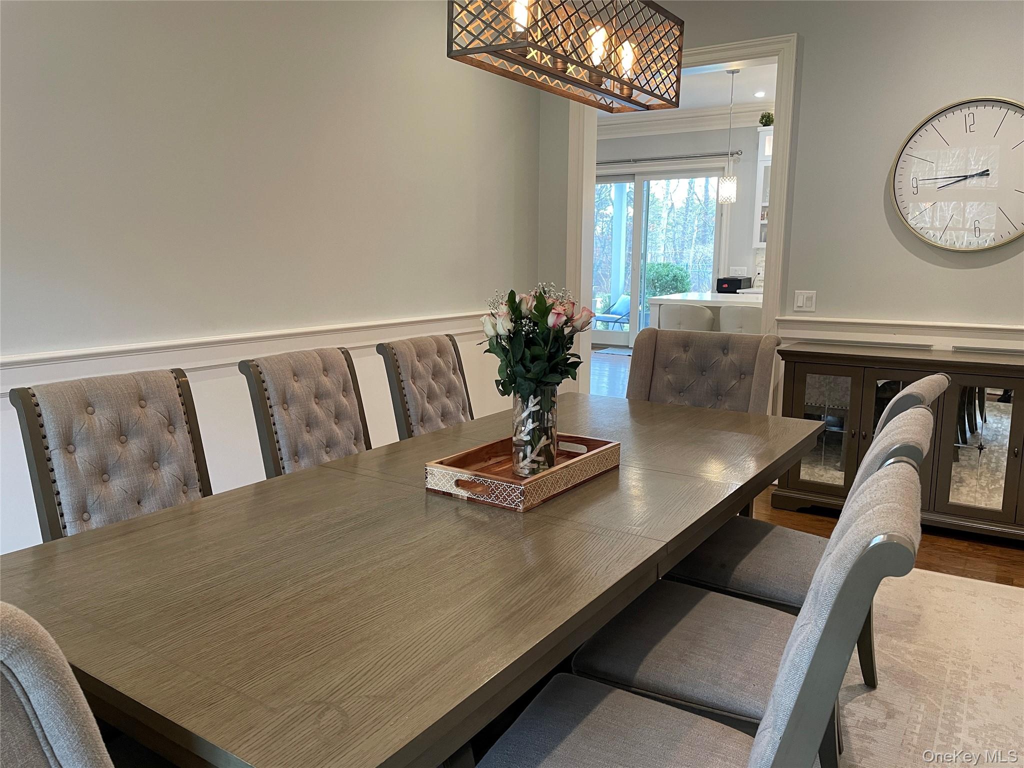 99 Spinney Road East Quogue, NY 11942 - Photo 12 of 40 a living room with furniture